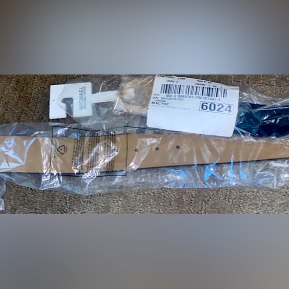 Brand Spaken New! MICHAEL KORS BOUJEE WAIST BELT FOR $59 SIZE L - Picture 3 of 3